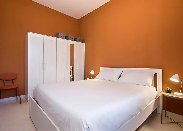 Apartament A Poche Fermate Dal Centro Di *